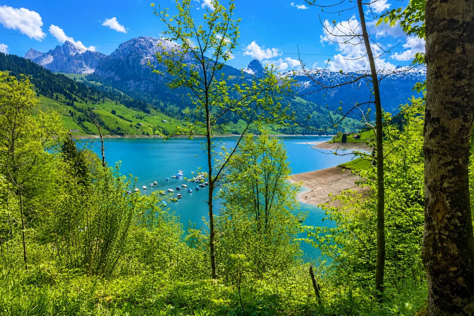 Aussicht vom Grillplatz auf den Wägitalersee und die Berge